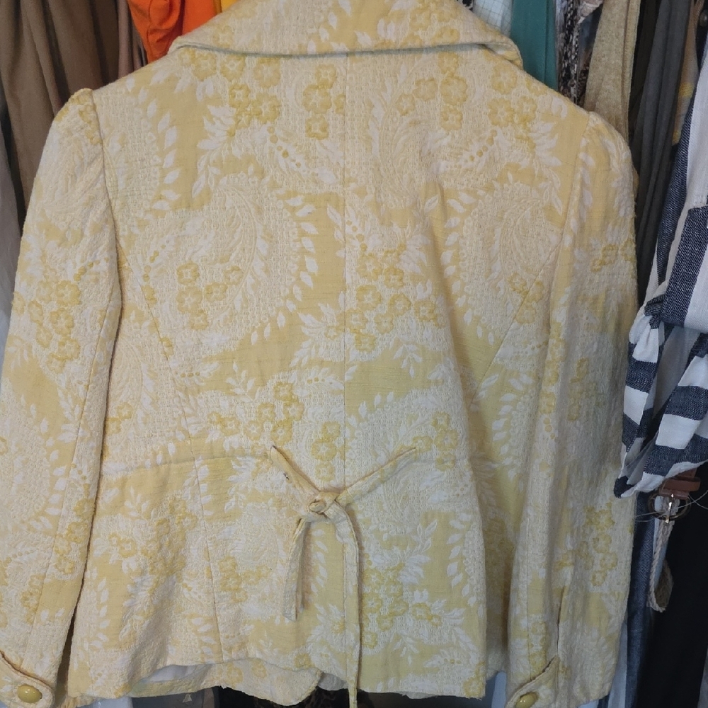 Forever Collectibles Yellow Floral Blazer - Picture 2 of 2